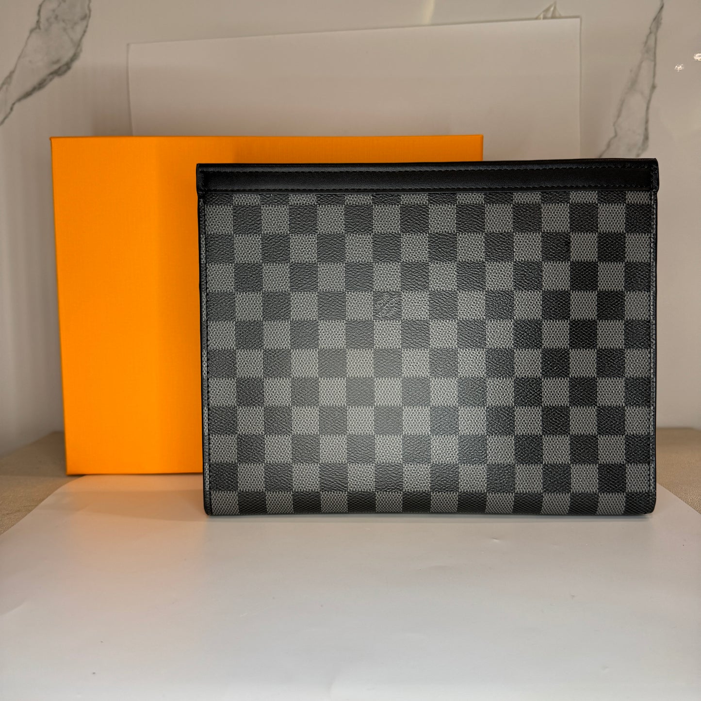 Lv clutch black