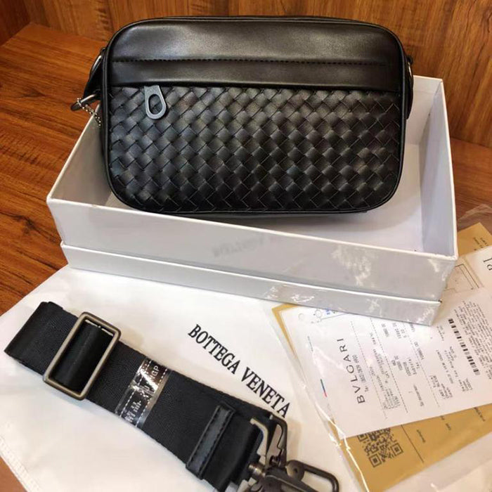 BOTTEGA VENETA CLUTCH