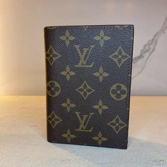 LV PASSPORT HOLDER 2